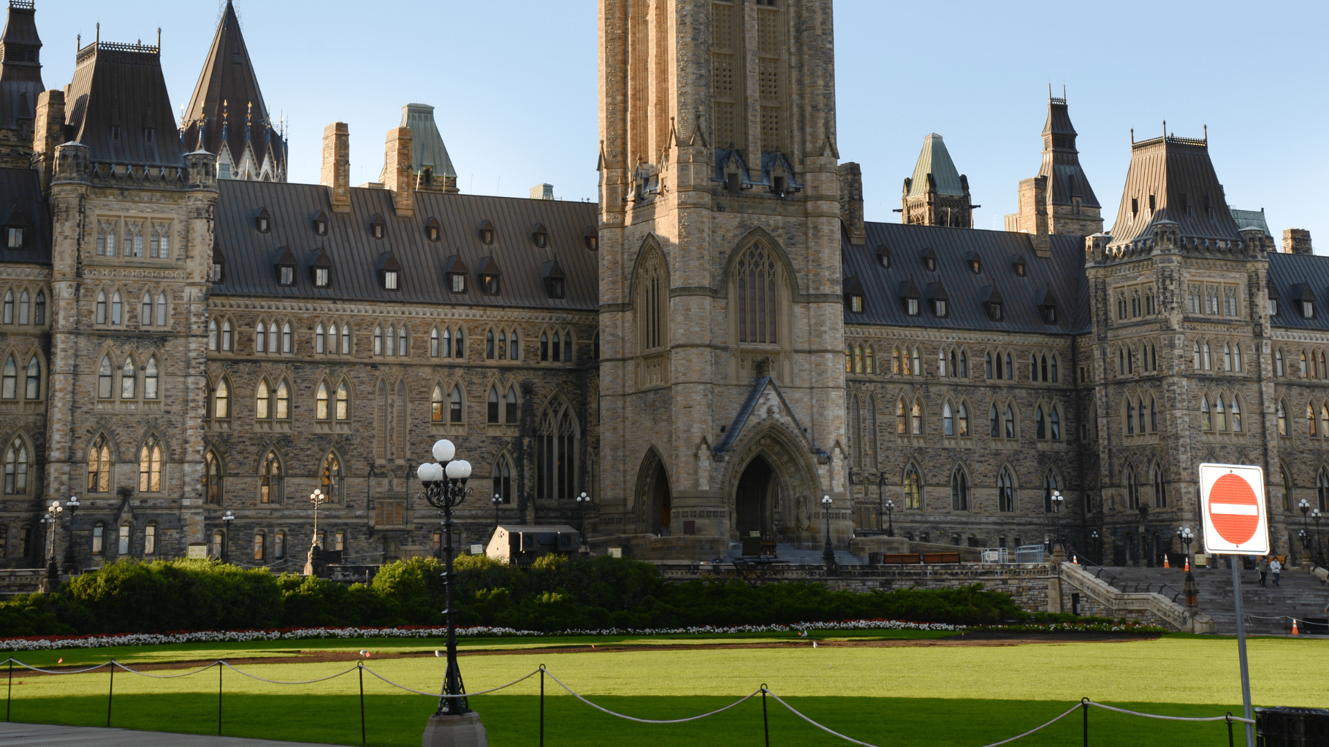 An image of the parliament building in Ottawa