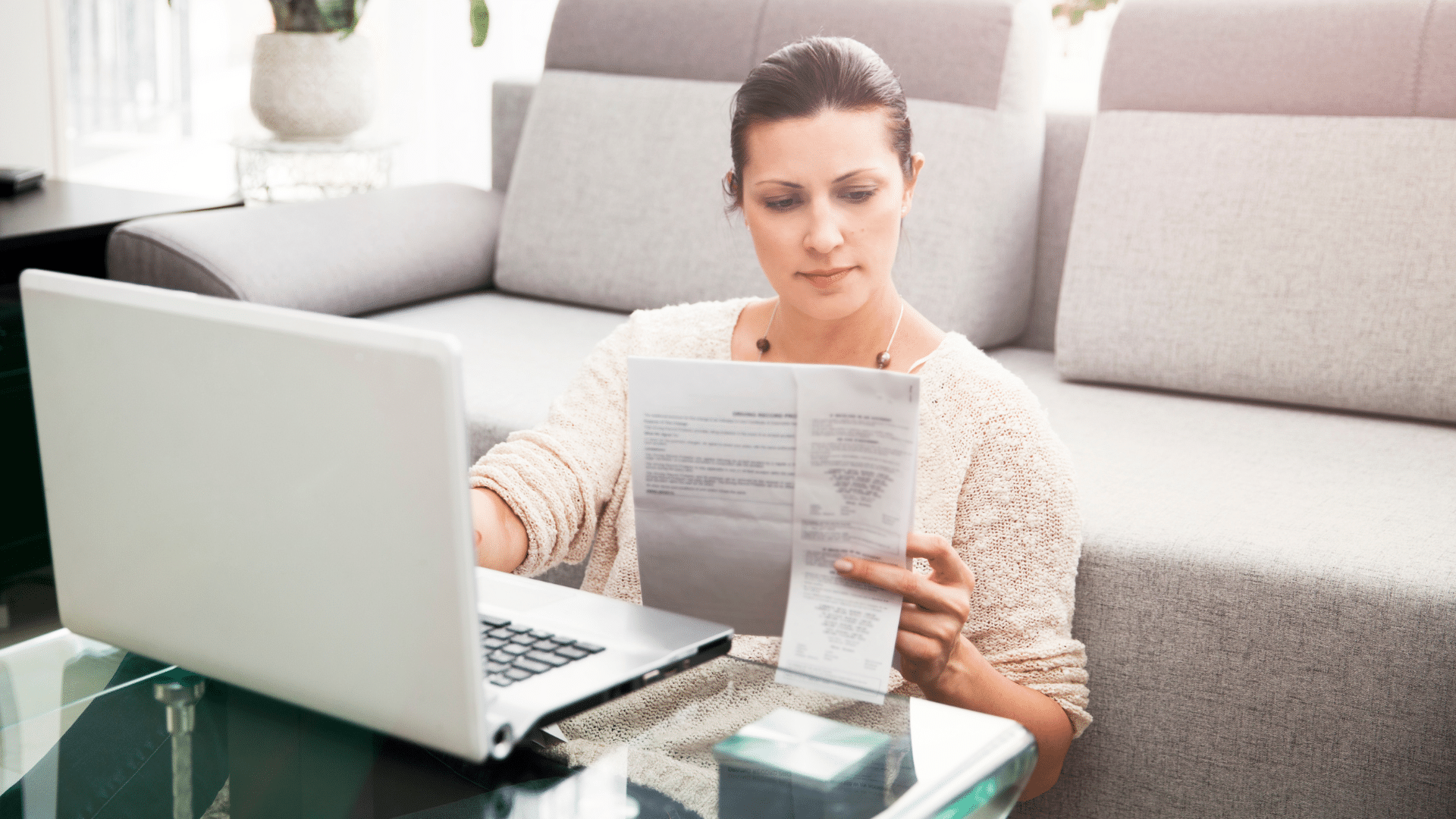 An image of a small business owner in Ottawa who is auto-filing with the CRA