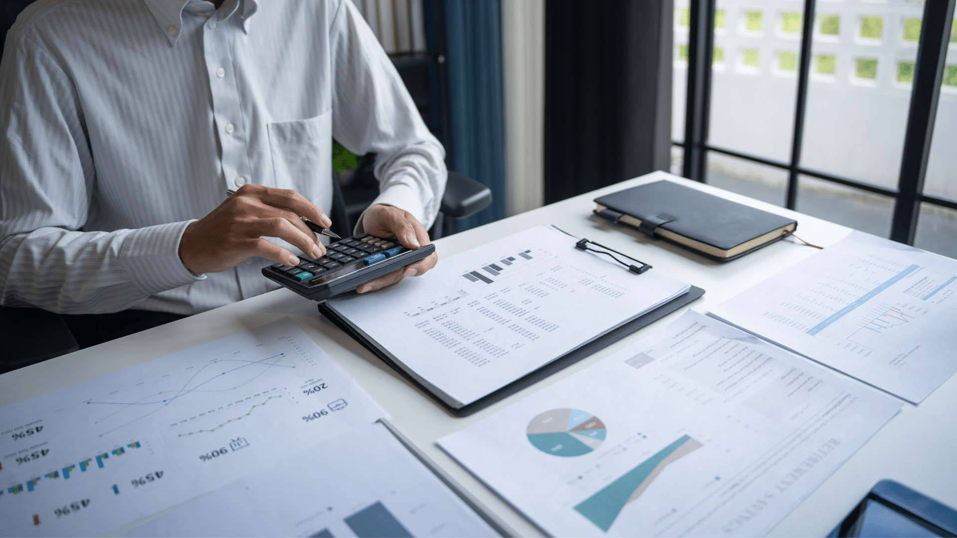 An image of a Ottawa CPA doing a Net-Worth Assessment for a local client